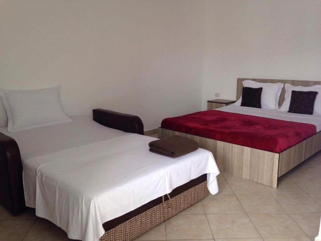 Marcos Hotel คอสติเนช ภายนอก รูปภาพ
