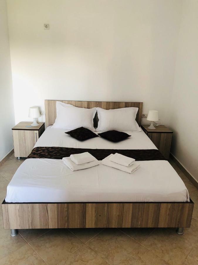 Marcos Hotel คอสติเนช ภายนอก รูปภาพ